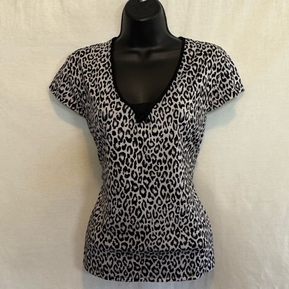 E-5 Linea Donatella Black & White Animal Print Short Sleeve Pullover Blouse Sz M